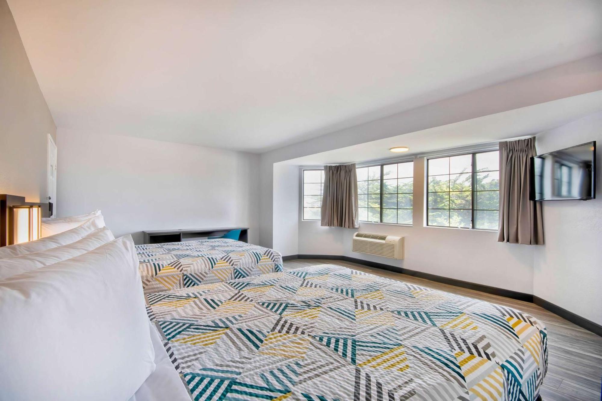6-marina, Ca - Monterey Hotel 3*